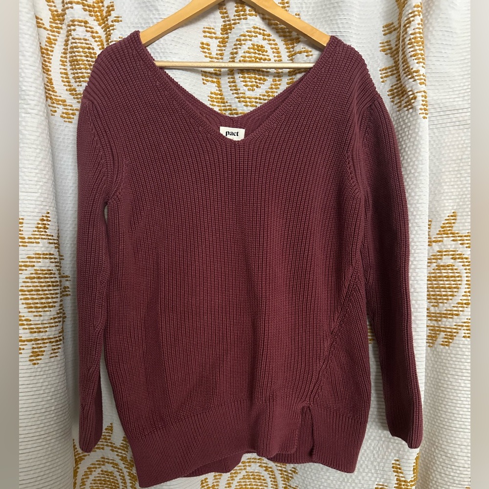 Pact Women's V-Neck Sweater - Burgundy
